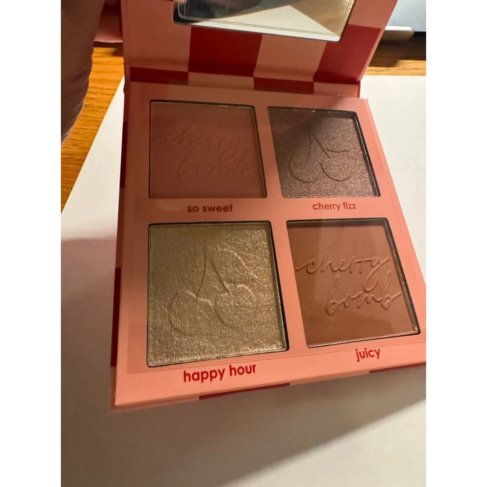 Ciaté London Cherry Bomb Blush & Highlighter Palette - Brand New Palette